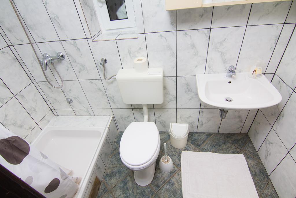 Apartmani Zuzic Krk Town Chambre photo