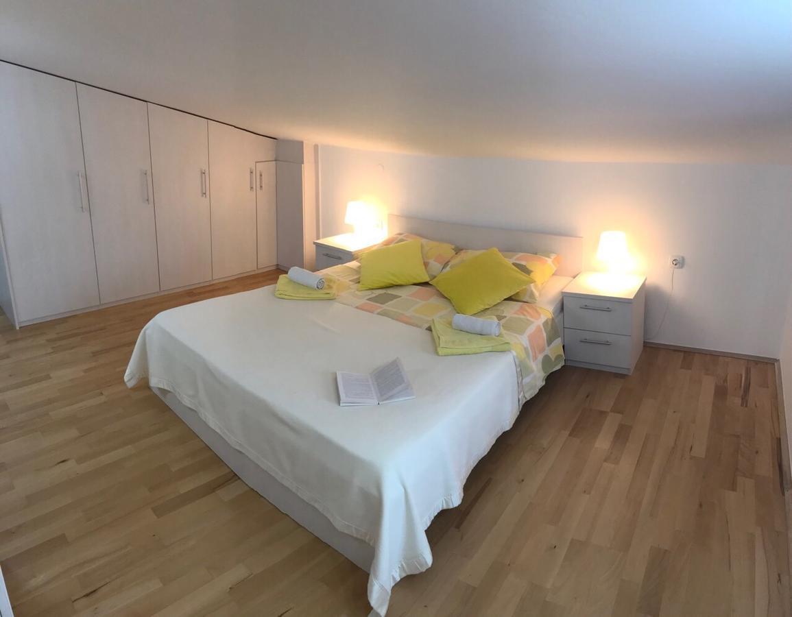 Apartmani Zuzic Krk Town Extérieur photo